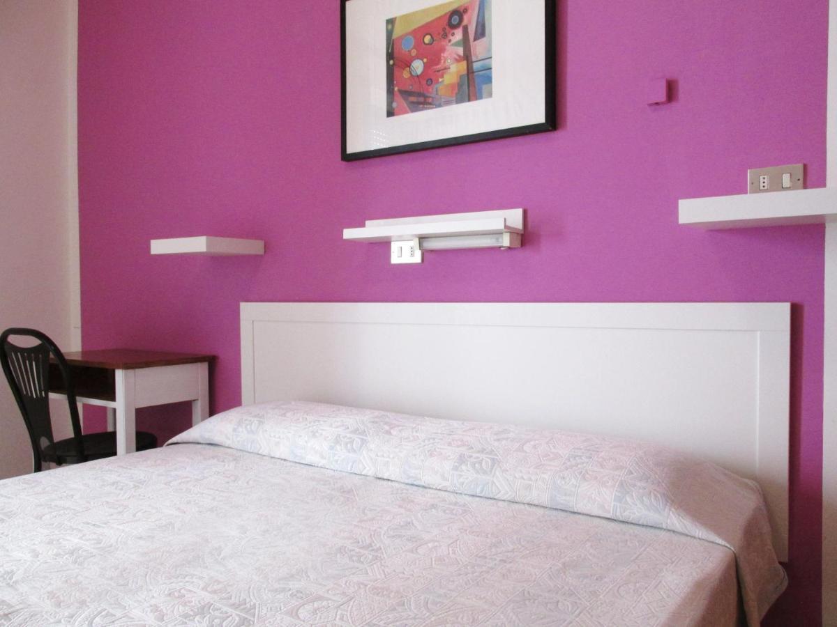Hotel Zenith Rimini Bagian luar foto