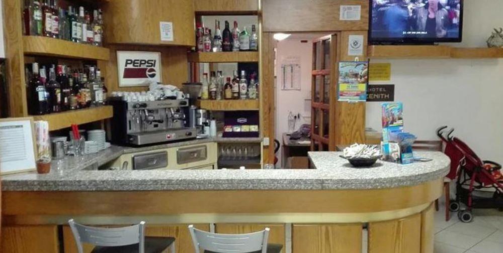 Hotel Zenith Rimini Bagian luar foto